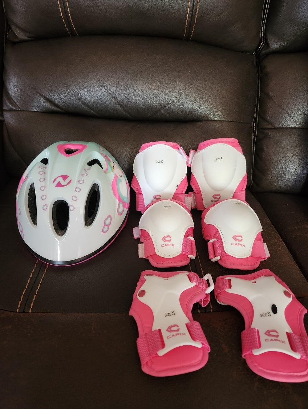Kid Girl Bicycle Helmet & Pads. Nakamura & Capix